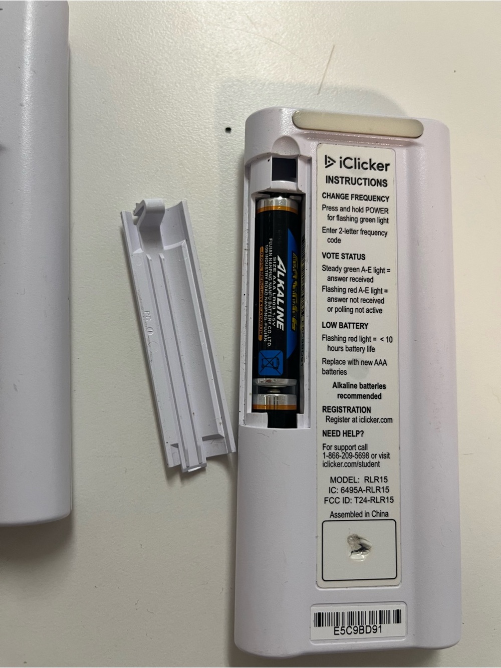 iClicker+ White Student Response Remote - Pair of Remotes - Picture 7 of 8